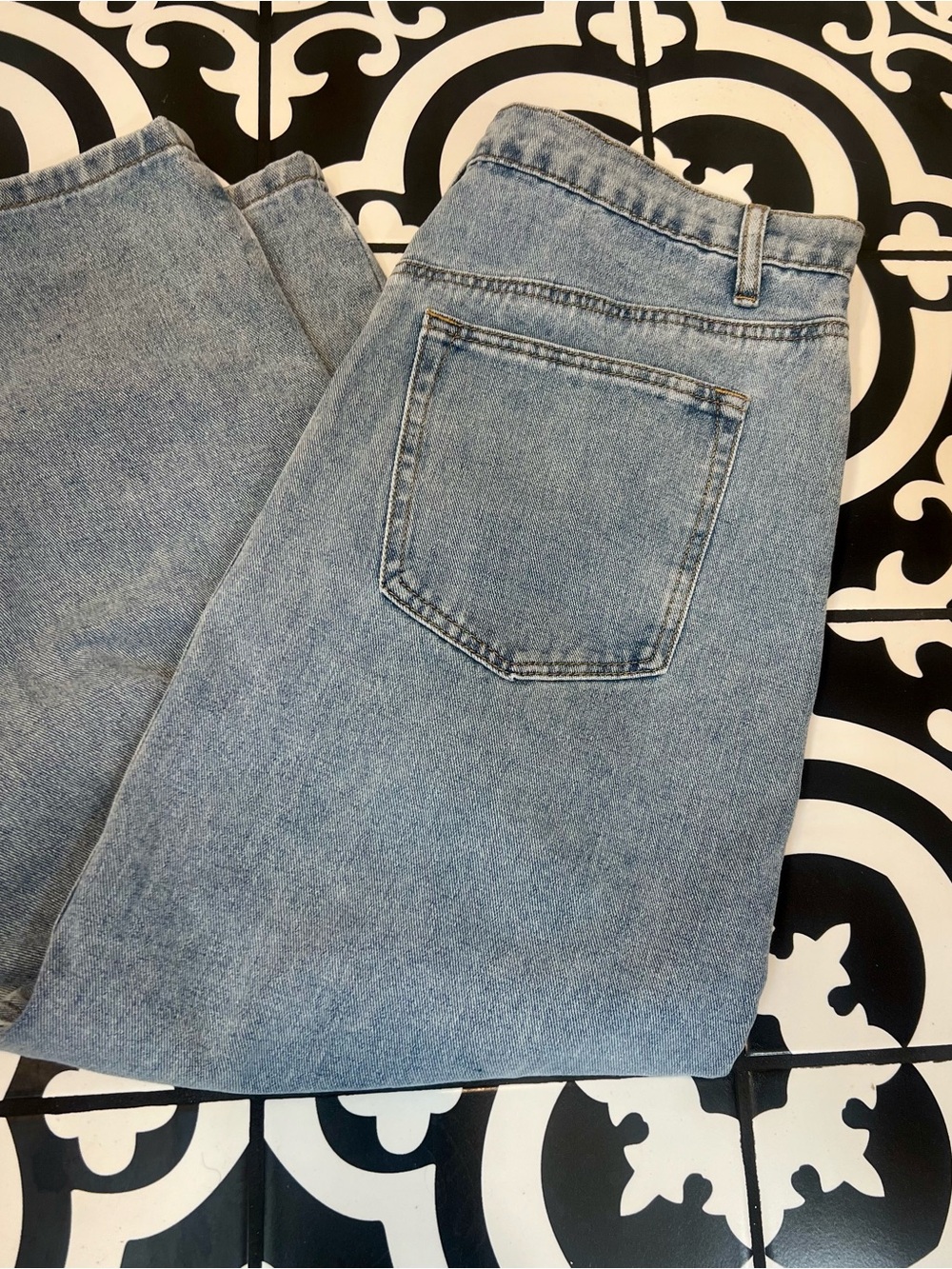 High-Waist Light Blue Denim Midi Skirt with Front Zip Size L - Picture 2 of 3